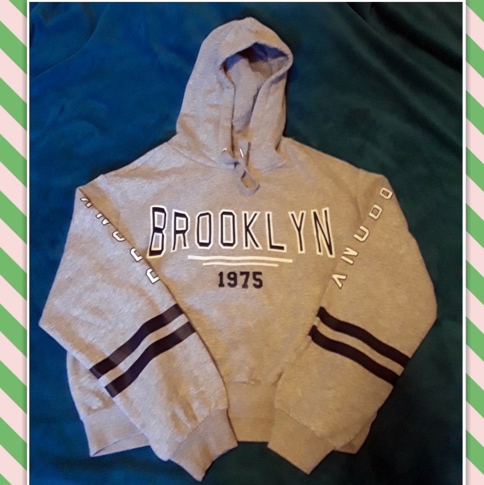 ❤ NWOT H&M Sporty Brooklyn Hoodie Size L ❤